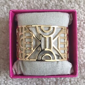 ✨NWT! ✨Elegant Goldtone Cuff (1.5”W)